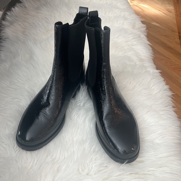 Vince - Picture 3 of 7